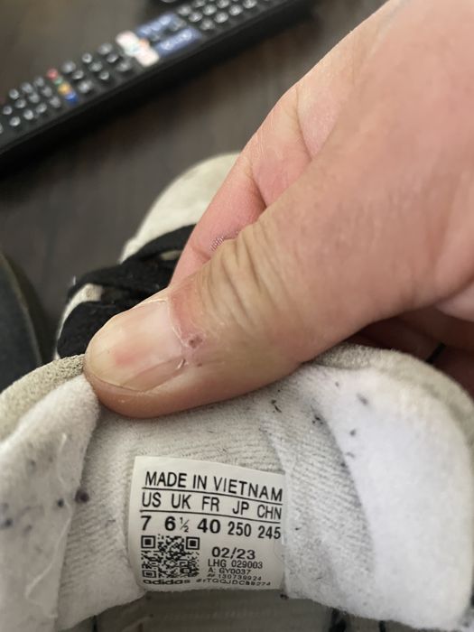 Кроссовки адмдас Кампус 40 р