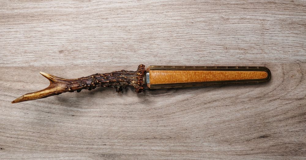 Cuțit desfăcut plicuri