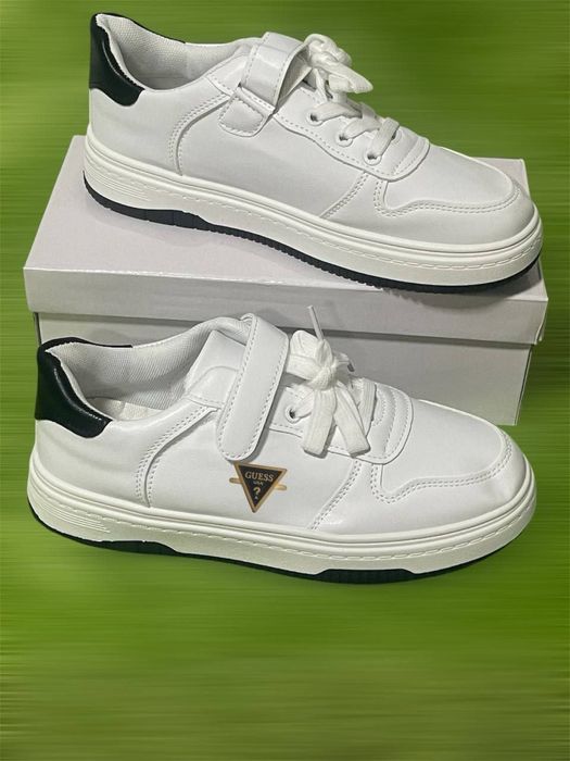 Adidasi dama si barbati