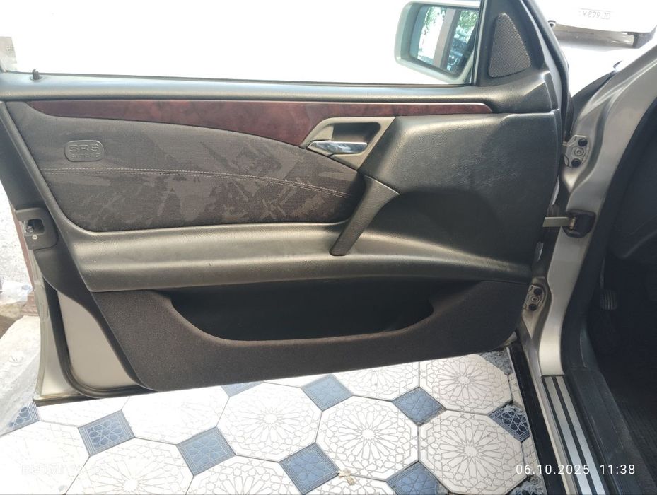 w 210 mersedes  sotiladi