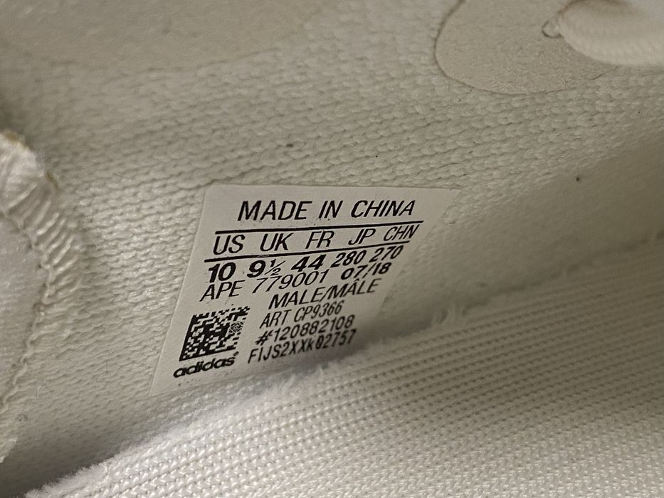 Adidas Yeezy boost 350 V2 marimea 44