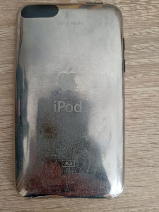 iPod   tuch  8GB