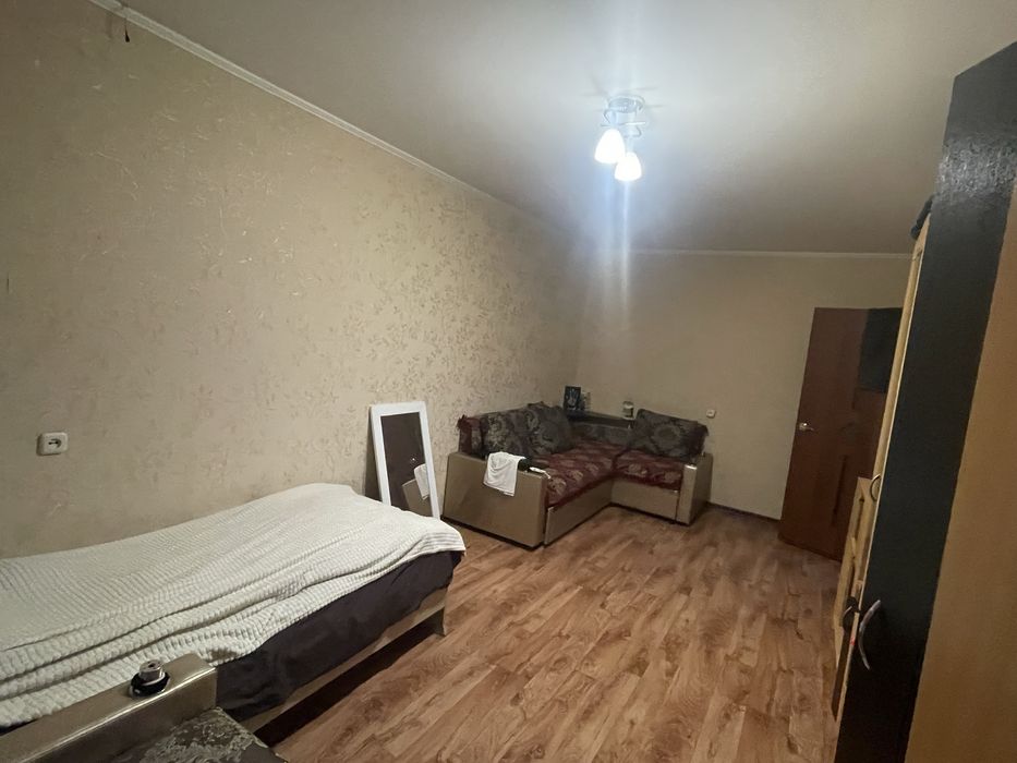 Девочка на подселение