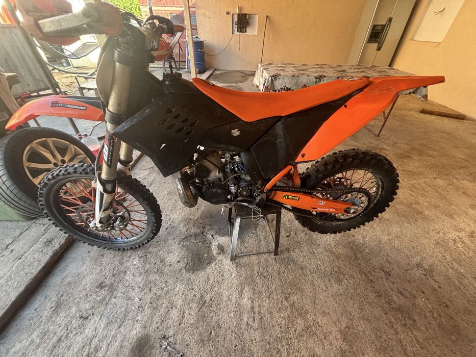 Vând ktm 250 2t
