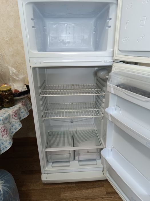 Indesit  холодильник