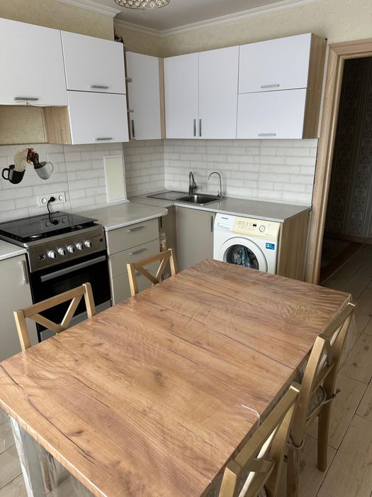 Продам 4 комнатную квартиру