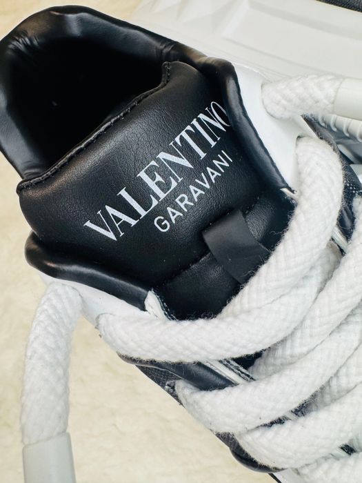 Valentino Garavani One Stud Premium unisex