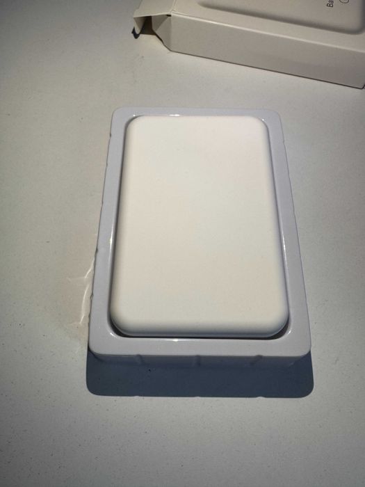 Powerbank MagSafe 5000mAh, nou in cutie