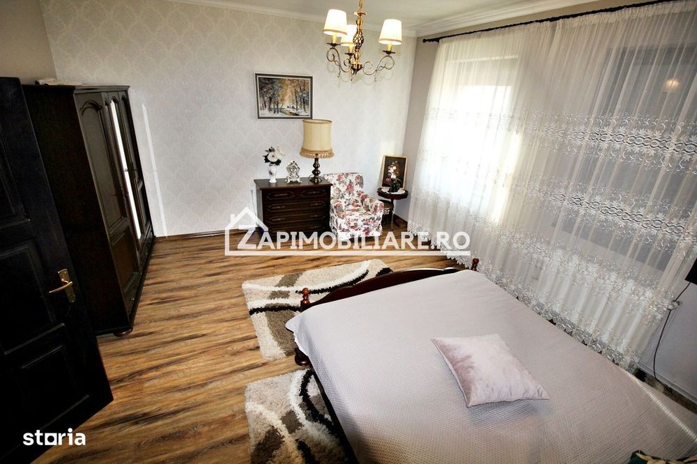 Casa 8 camere,4 bai,482mp,1.100mp teren,2 garaje,0% comision
