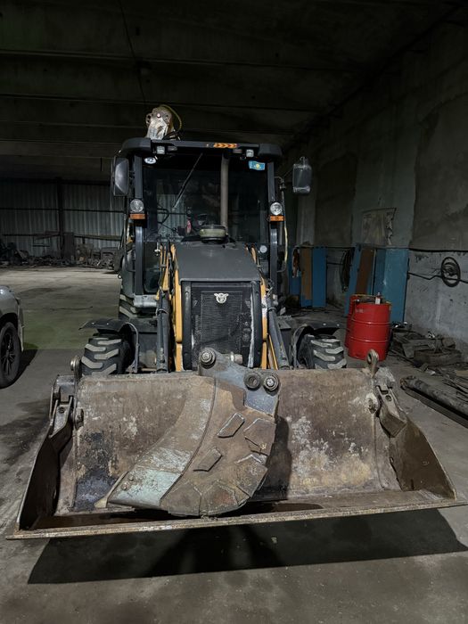 Эксковатор погрузчик 3/1