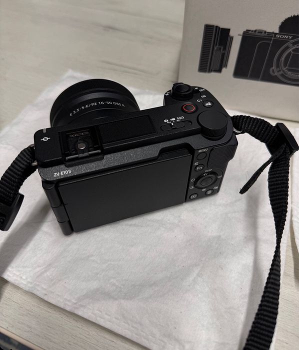 Продаю Sony zv-e10 mark ii
