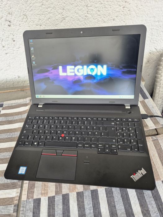 Laptop slim Lenovo E560 cu i5 ssd