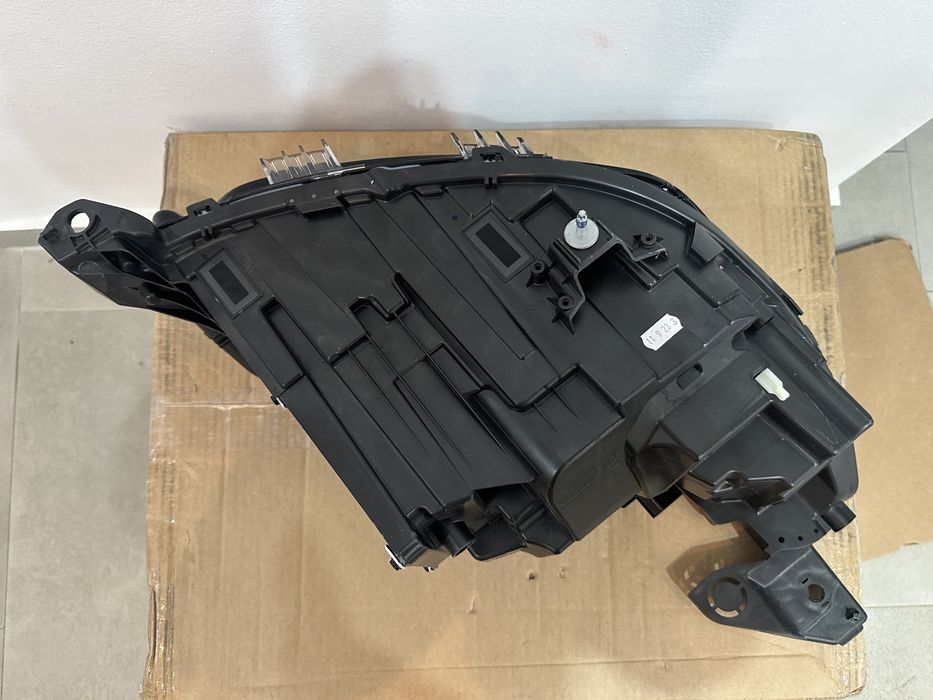 Far stanga Peugeot 208 2008 2 facelift full led Europa