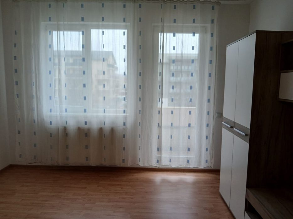 Închiriez apartament 1 camera Florești str.cetatii 250 euro/lună