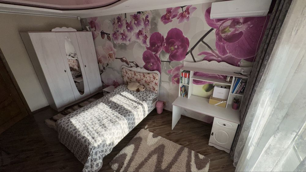 Спальный гарнитур