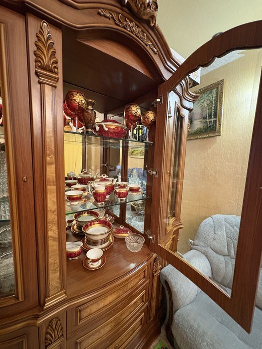 Сервант / буфет