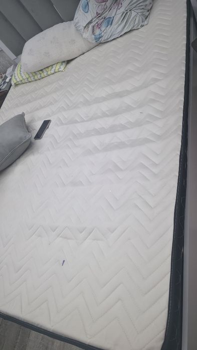 Продам б/у матрас