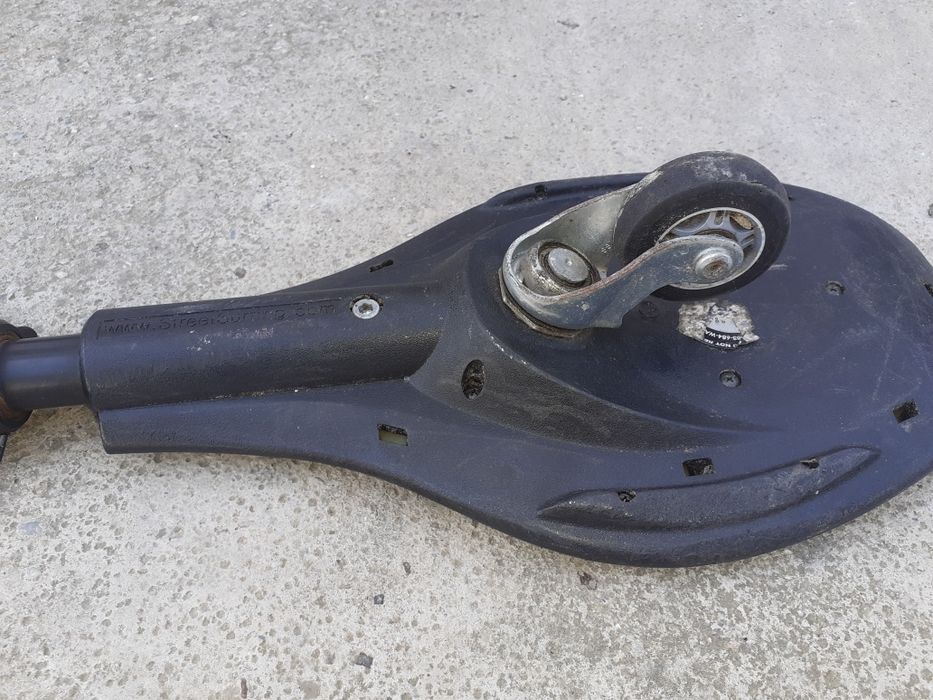 Waveboard street surfing