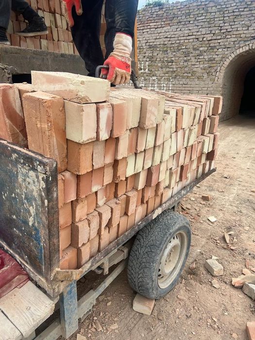 Красный жжёный кирпич