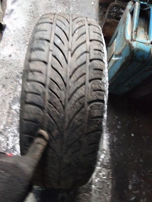 Продам 2 резины на лето