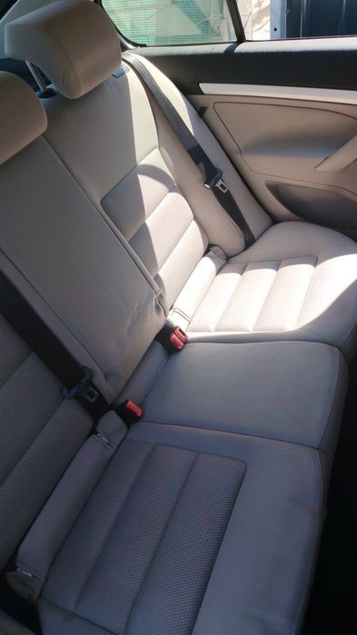 Interior  Skoda Octavia 2 fete de usi cotiera plafon