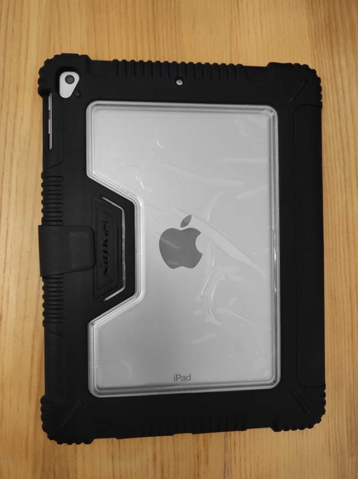 iPad 6 (128 Gb, Wi-fi) + чехол