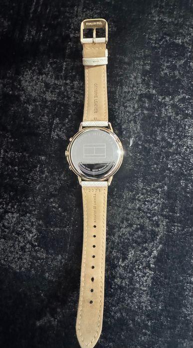 Дамски часовник Tommy Hilfiger