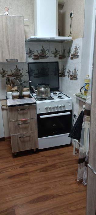 Продаю квартиру свою 2/4/4 чиланзар 11кв перекресток Шухрат.