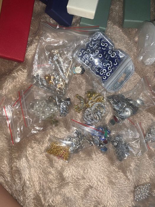 Товары для украшение