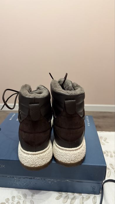 Продам зимнюю обувь в размере 37