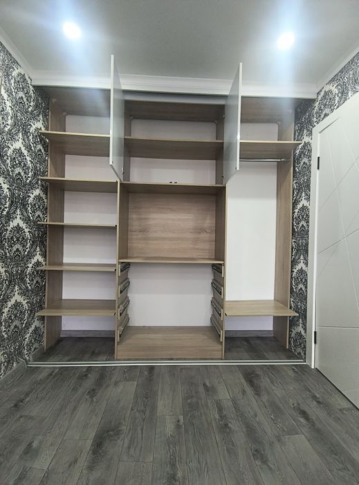 Шкаф с дверями купе