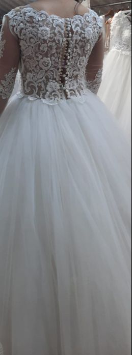 Donez rochie de mireasă