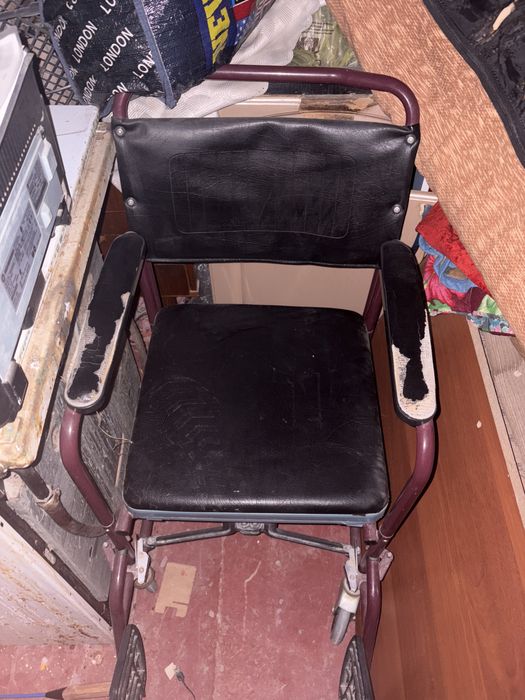 Каляска для пожилых людей или для взрослых людей