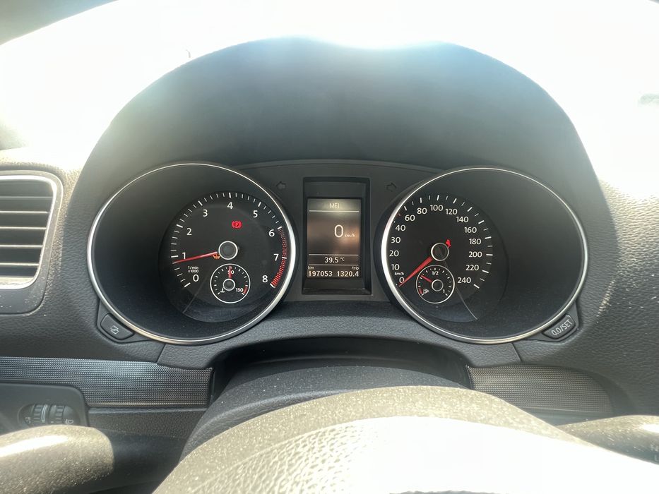 VOLKSWAGEN Golf 2012 — imagine 5