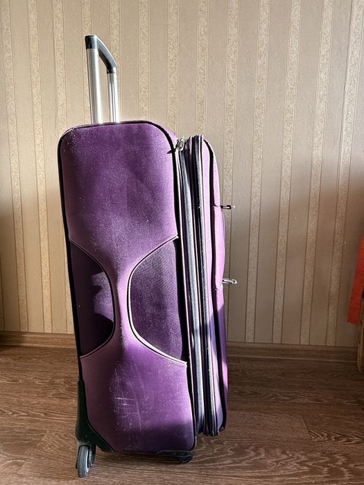 Чемодан тканевый на 4 колесиках