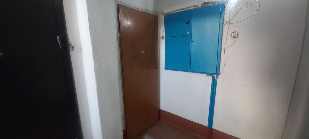 продам 3х комнатную на 3 этаже