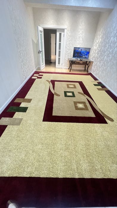 Срочно продам ковер,состояние новое