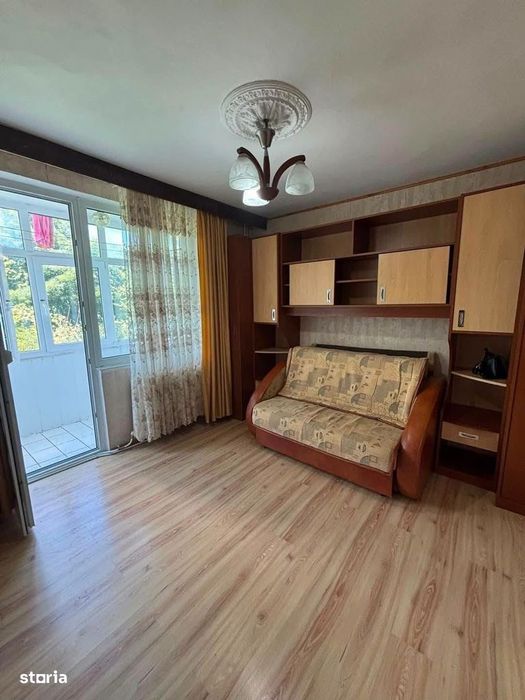 Apartament cu 2 camere și balcon, etj 3,zona Scolii nr.11.Pret 47.000e