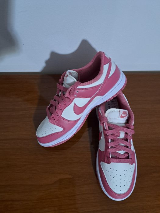 Nike Dunk Low (Roz/alb) – NOI (marime EUR 37.5 / CM 235)