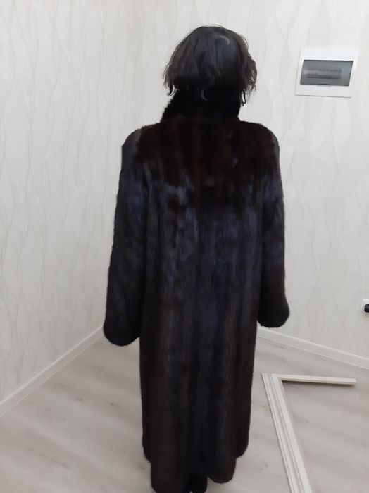 Норковая шуба и берет