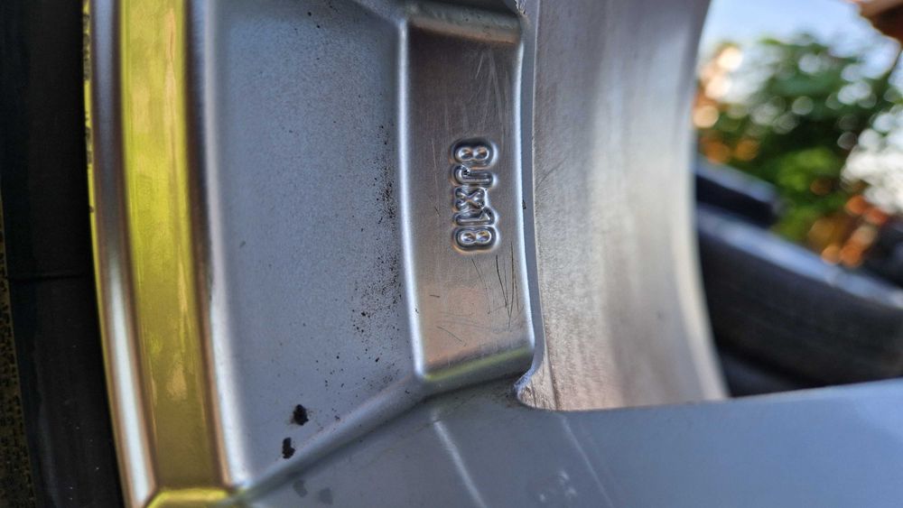 AUDI , VW  Джанти със летни гуми  225/40/18  8J×18  ET 65  5×112