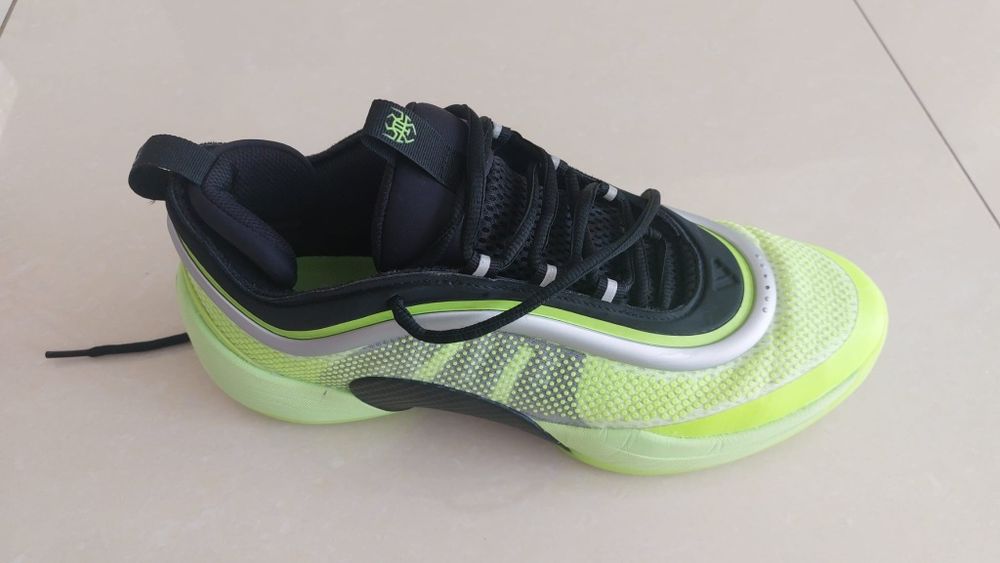 Adidas Light Strike Pro