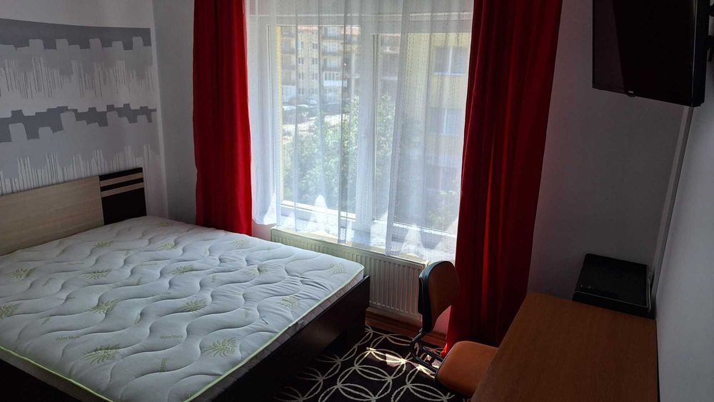 Inchiriez Apartamane cu 3 camere in Floresti