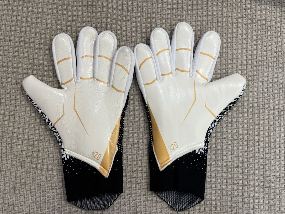 Вратарские перчатки предатор 10 размер