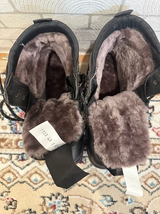 Продам мужские зимние ботинки