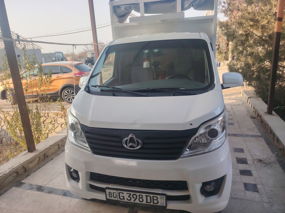 Changan bortli yuk avtomobil