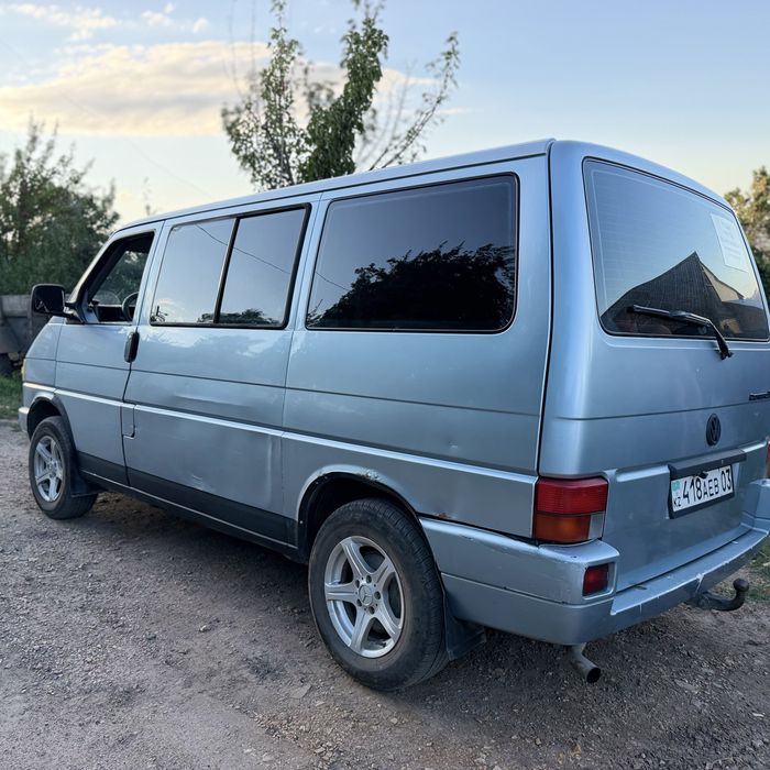 Продам Volkswagen Caravelle (минивен)