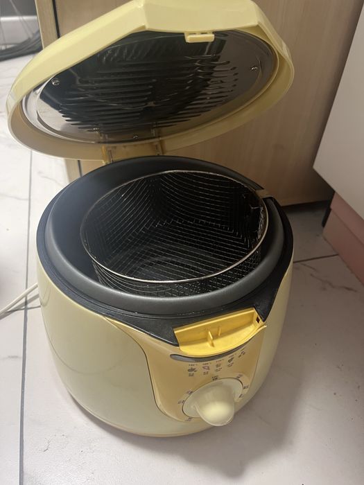 Фритюрница работающая