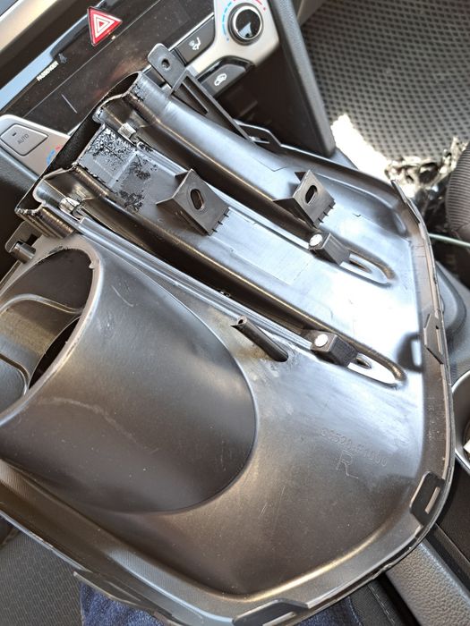 Оправа туманки киа спортейдж