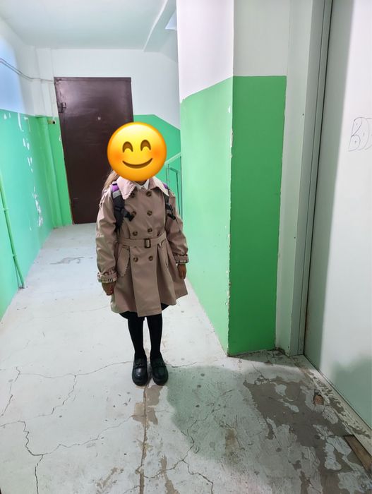 Продам тренч для девочки